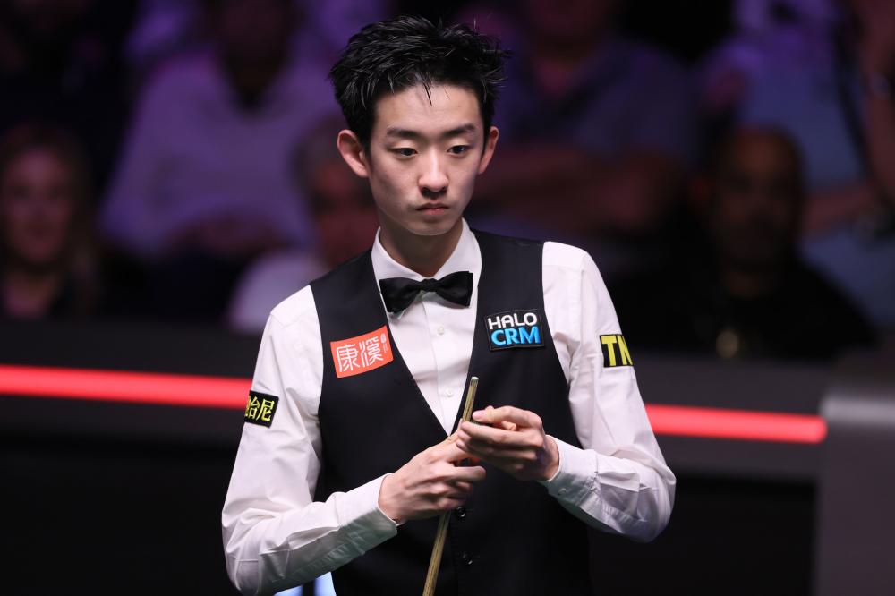 骑士半场逆袭追平猛龙 21次失误成关键 哈登10分巴恩斯14分引领攻防